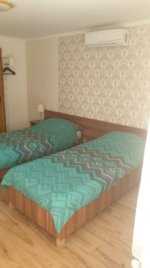 Harsfavirag Vendeghaz Bed and Breakfast Pápa Buitenkant foto